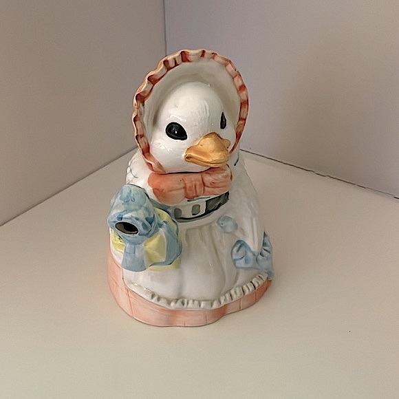 Adorable 2 piece ceramic teapot of a duck holding a present! Perfect for Easter! - Picture 2 of 13